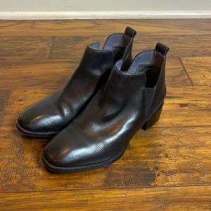 Seychelles Women’s Dwelling Ankle Bootie in Black